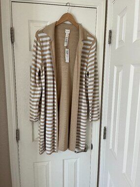 Long cardigan Chico Size 2, tan and while striped, reversible. NWT